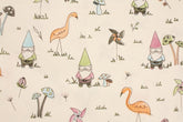 Ink and Arrow Fabrics の Gnome Flamingo Garden プリント生地 (半ヤード) 45cm x 108cm または 18" x 43"