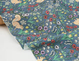 リスの花園柄生地(韓国製、半ヤード単位)