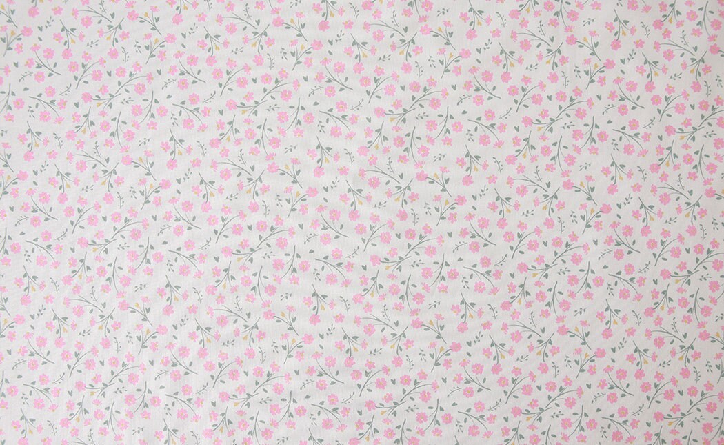 Feverfew Herb Flower Patterned Fabric, Cute, sewing, Quilt made in Korea Half Yard